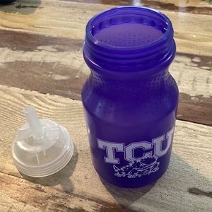 TCU HORNED FROGS WATER BOTTLE W/ CLEAR NIPPLE TOP IN PICS! GREAT CONDITION!